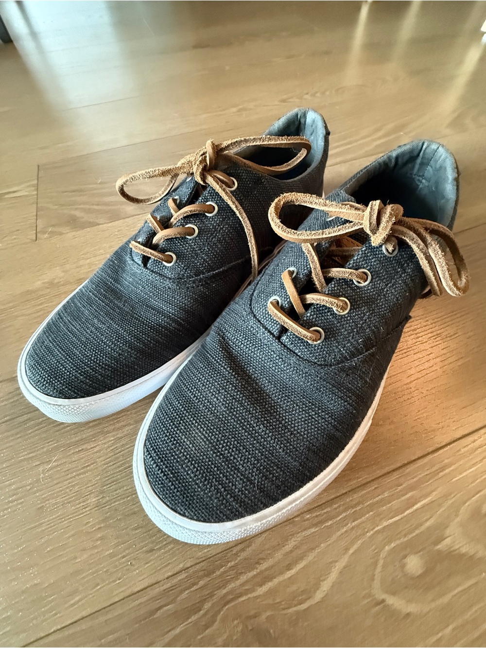 Sperry Charcoal Gray Canvas Sneakers with Leather Laces - Size 9W